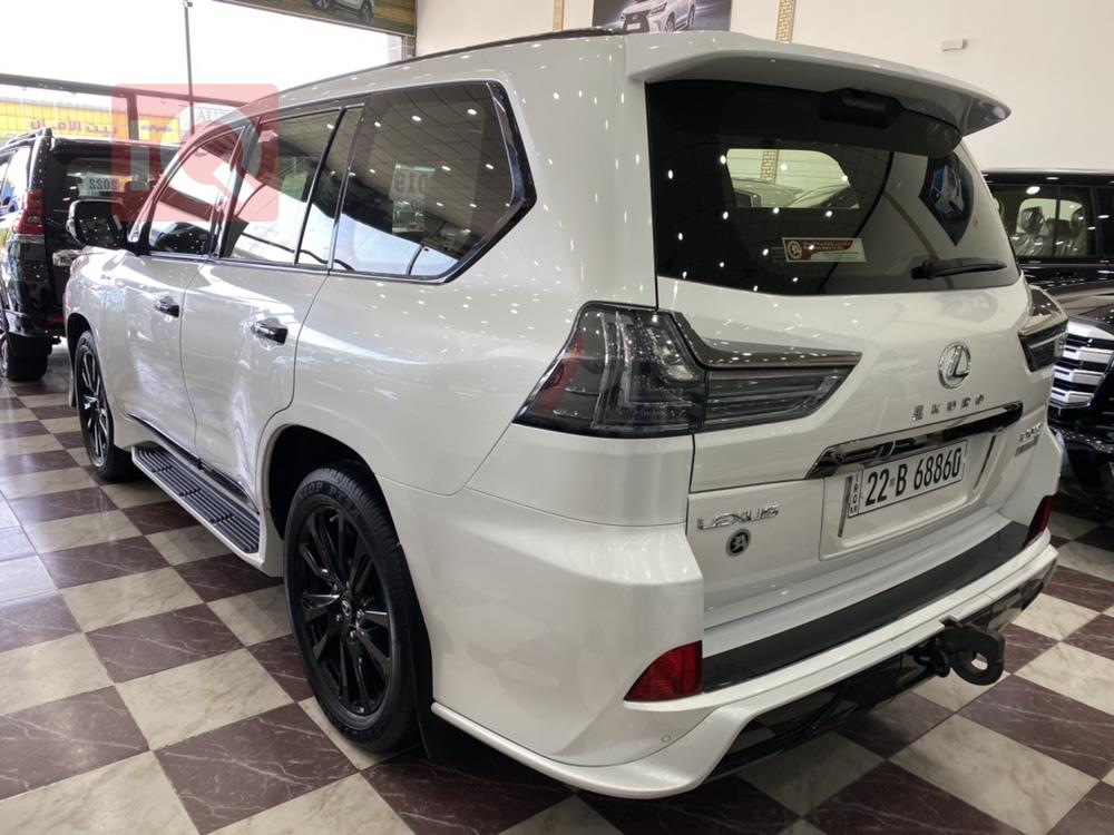 Lexus LX